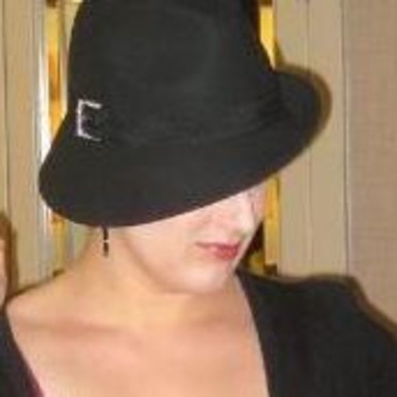 Meet your Posher, Tracey - Picture 1 of 1